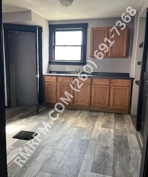 1114 Colerick St — Photo 27