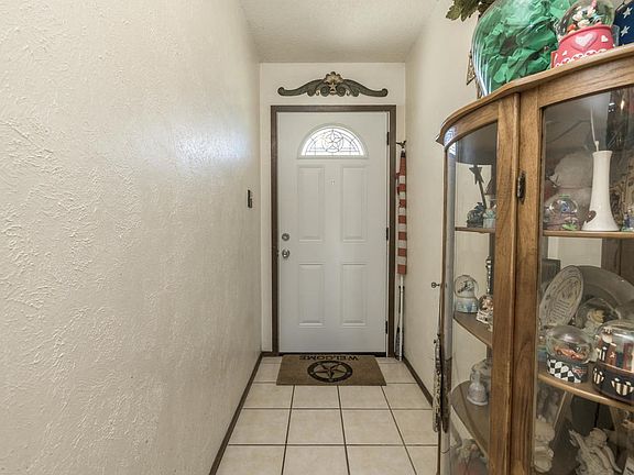 4th image of 10604 Barnhill Dr