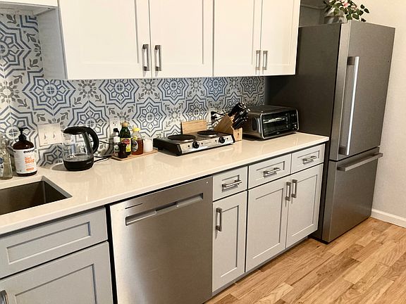 4th image of 5706 Avenue G #B