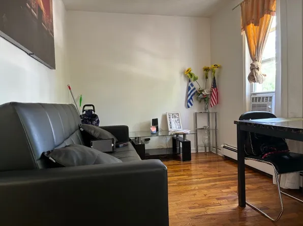 21-35 41st Street image 1 of 4