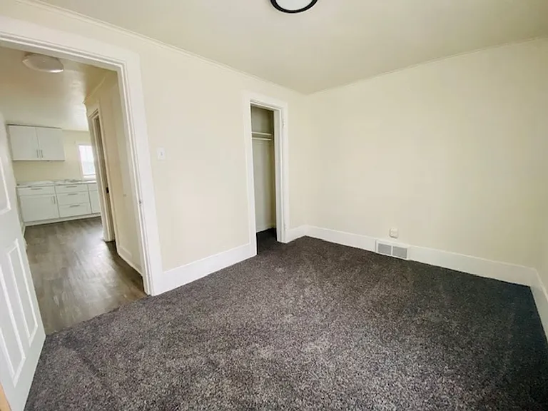 997 Shawano Ave — Photo 12