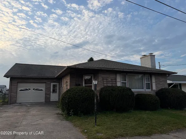 5 S Butler St, McAdoo, PA 18237