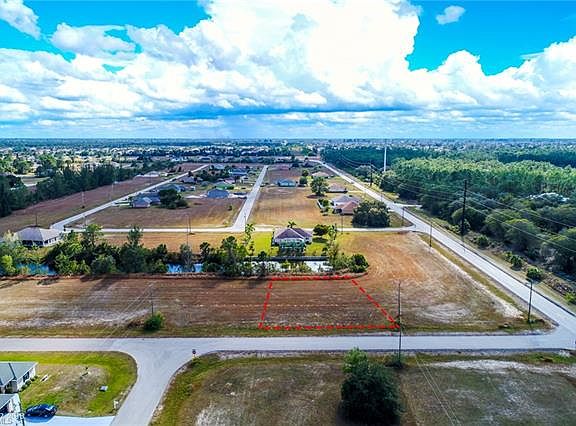 4th image of 806 NE 34th Ln
