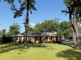 123 Lone Oak Dr, Highlands, TX 77562