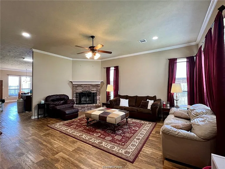 952 Dove Landing Ave — Photo 3