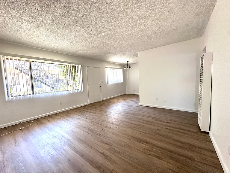 365 W Milford St #3 — Photo 2