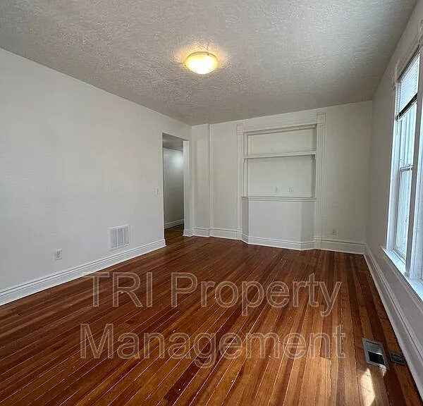 1526 9th Ave #4 — Photo 5