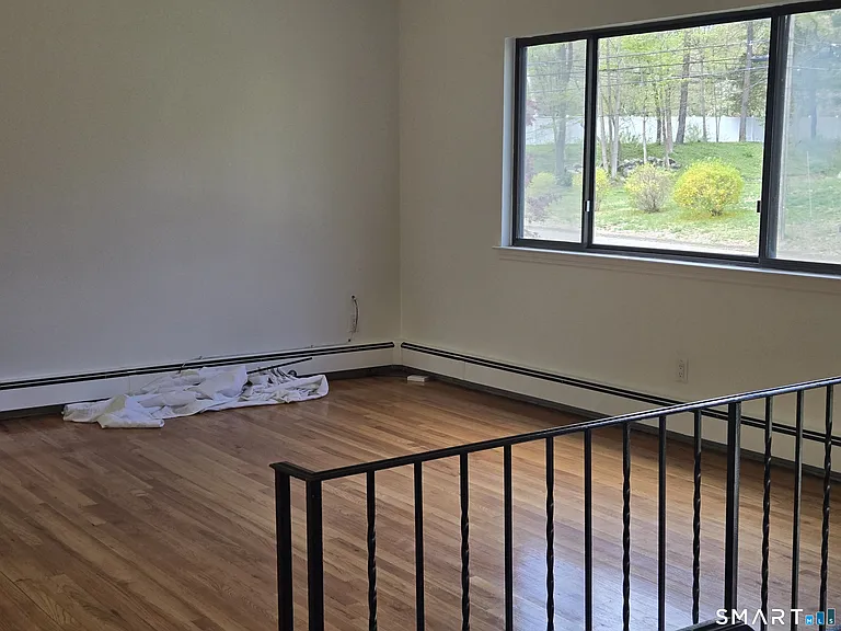 17 Loughran Ave — Photo 2