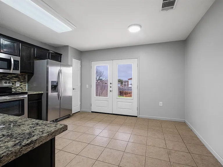 5813 Angel Dr — Photo 9
