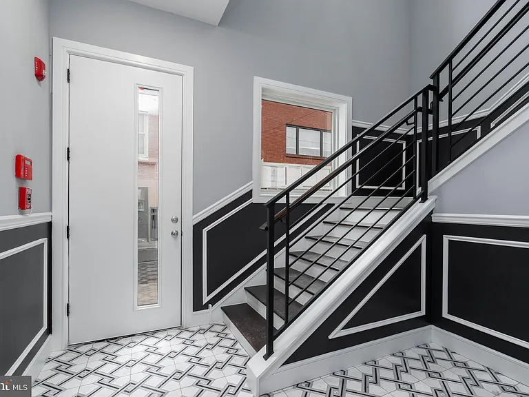 2323 E Cabot St #3 — Photo 30