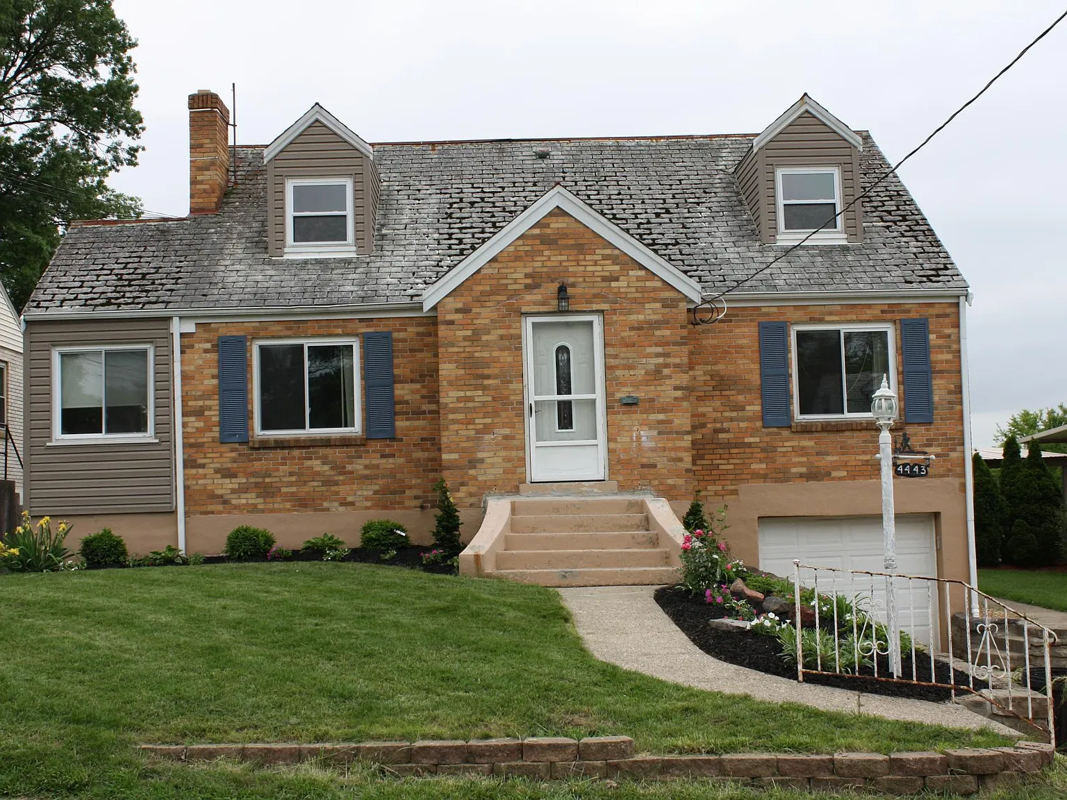 3 bed, 1960 sqft, $1,950 — Photo 2