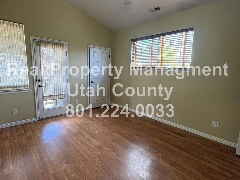 1492 W 50 N — Photo 13