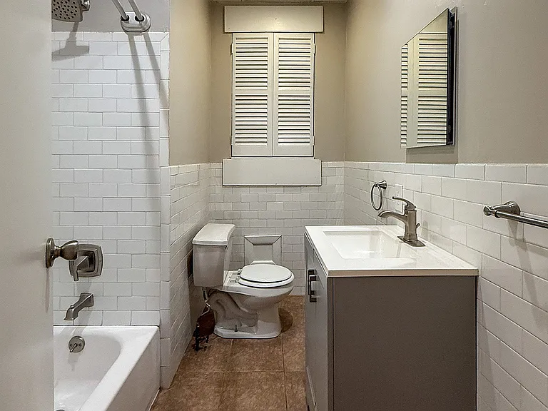 Campus Apartments — Photo 27
