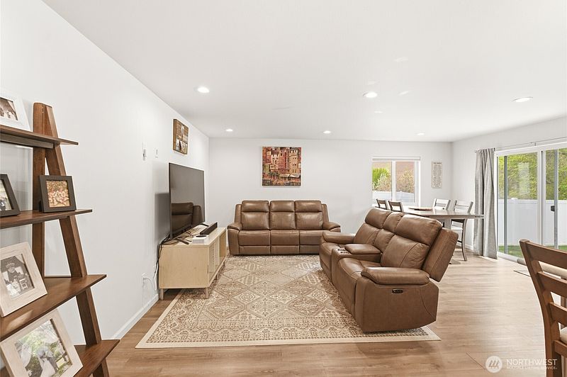 3rd image of 1259 Theo Way