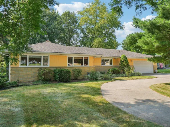 3233 N River Rd, Fort Gratiot, MI 48059