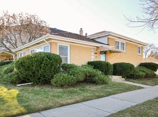 8662 N Ozark Ave, Niles, IL 60714