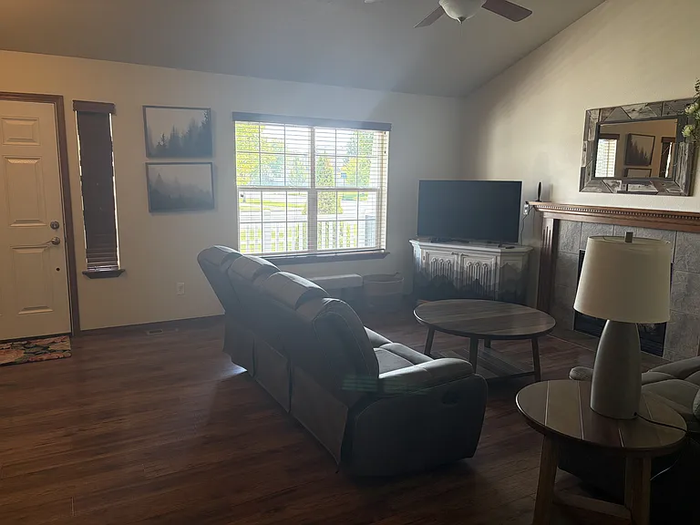 2911 W Cranberry Ave — Photo 5