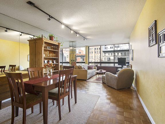 2nd image of 225 W 83rd St APT 5X
