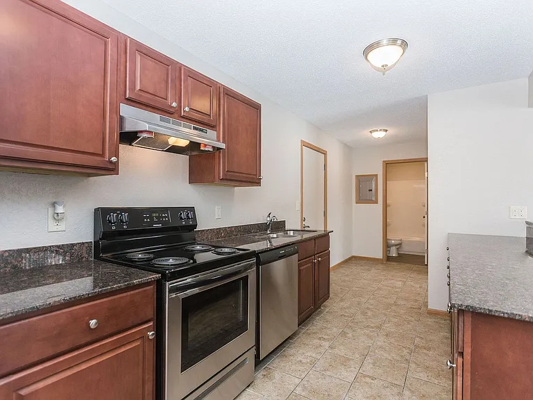 River Ridge Apartments — Photo 32