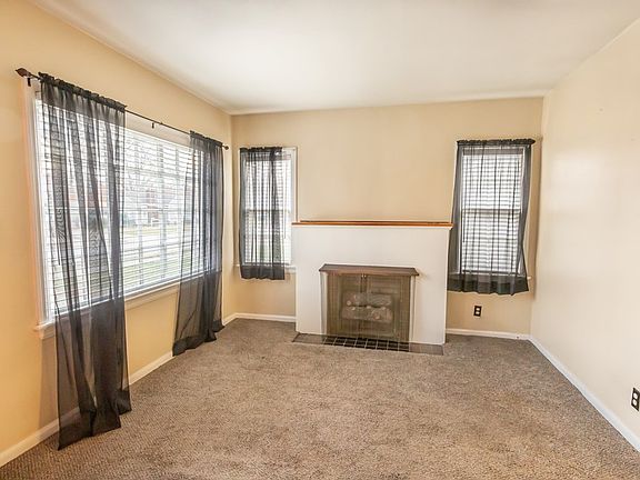 5th image of 324 W Ellsworth Ave