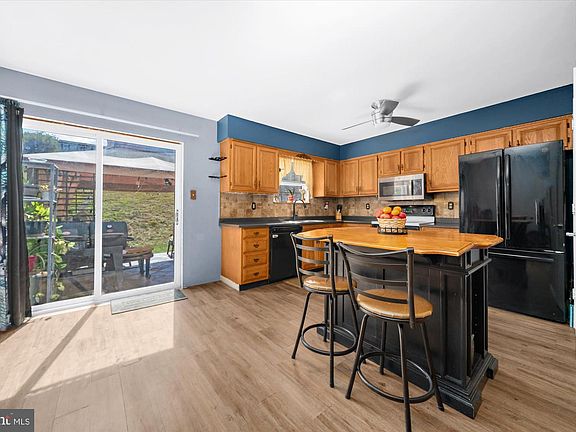 2nd image of 4 Berger Ln