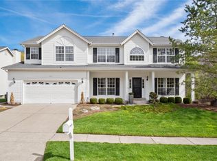 815 Kiefer Trails Dr, Ballwin, MO 63021