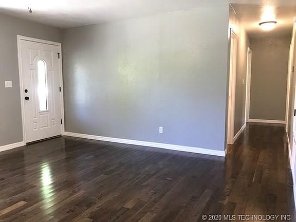 3rd image of 20 W Ansley Ave