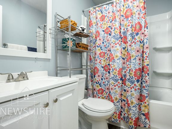 4th image of 1109 Hampton Avenue Ext APT C
