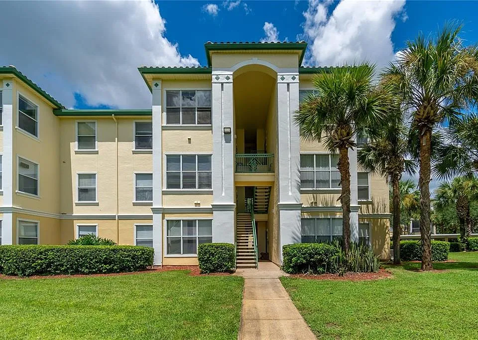 8902 Legacy Ct #106
