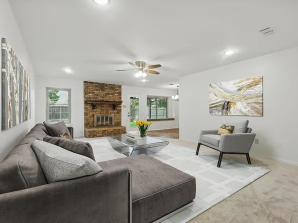 213 Daniels Ct, Crowley, TX 76036