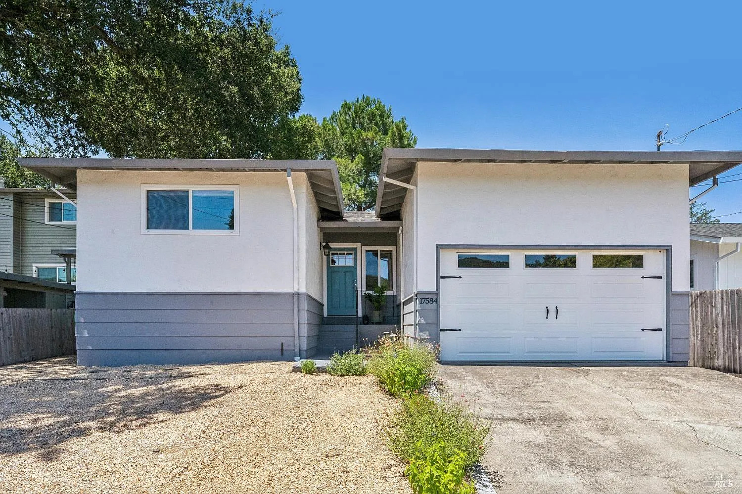 17584 Middlefield Road - Photo 2