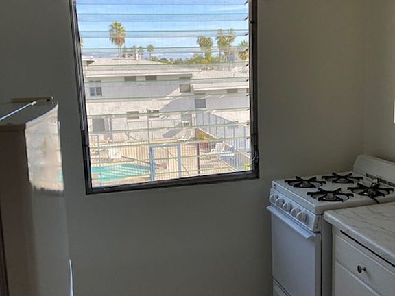 5th image of 10777 Rose Ave APT 22