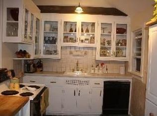 36 Old Post Rd, Rhinebeck, NY 12572