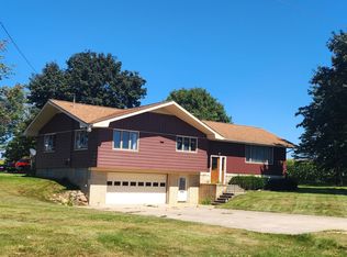 W8010 Kampen Rd, Arlington, WI 53911