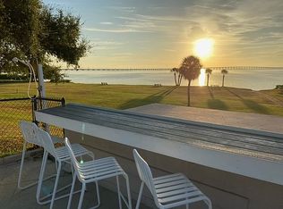 585 Sky Harbor Dr, Clearwater, FL 33759