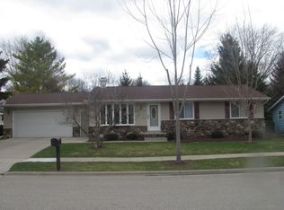 715 Rosehill Rd, Kaukauna, WI 54130