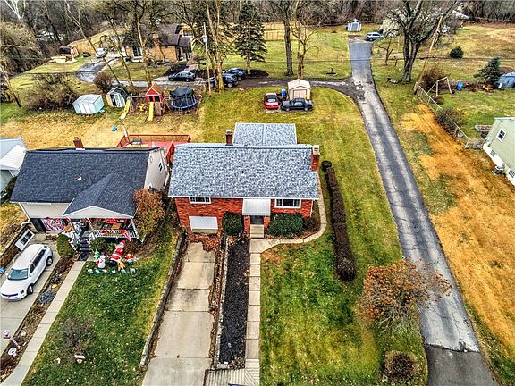 3rd image of 606 Hope St
