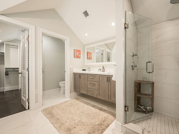 5th image of 207 Virginia St