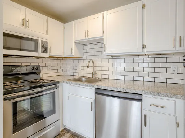 210 S 24th St, Omaha, NE