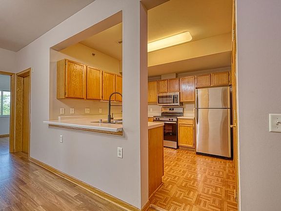 4th image of 301 Harbour Town Dr APT 322
