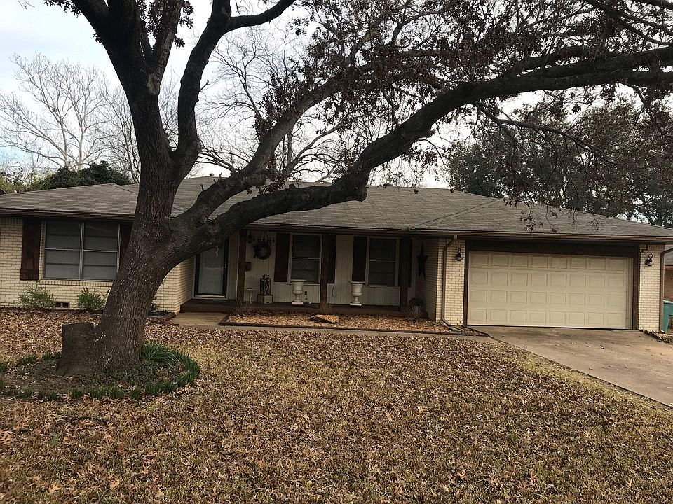 1st image of 1418 Robin Dr