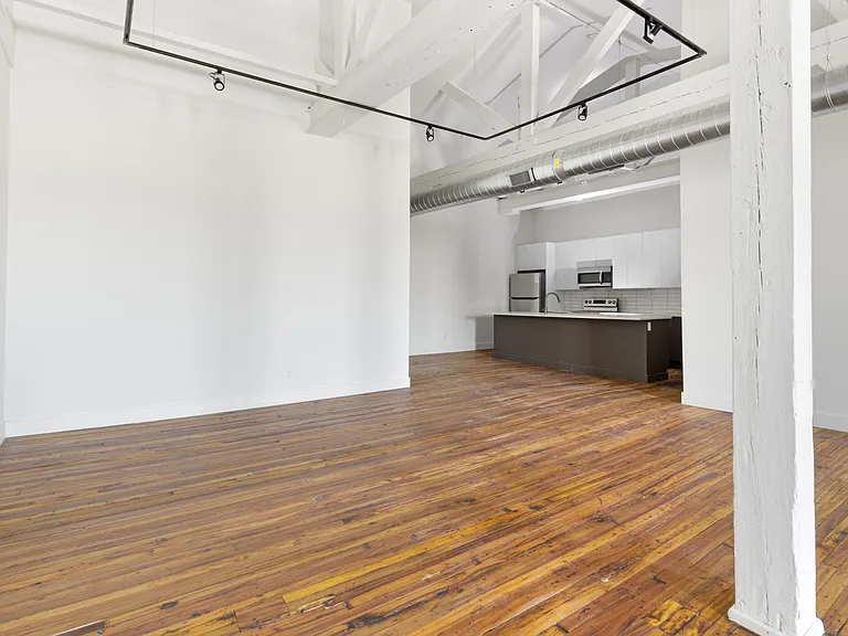 Berks Warehouse — Photo 11