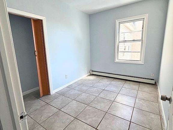 4th image of 410-412 1st Ave #2