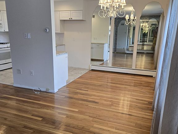 3rd image of 90 Harvey Ave Floor 1