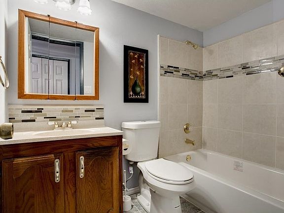 3rd image of 2814 Centennial Dr