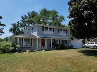 29559 Pipers Ln, Farmington Hills, MI 48334