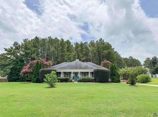 38 Ridgeway Dr, Fort Valley, GA 31030