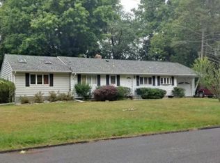 8 Zabriskie Ter, Monsey, NY 10952