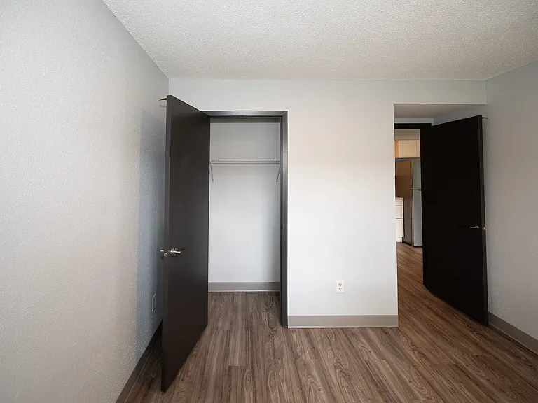 Meadow Park Apartments — Photo 23