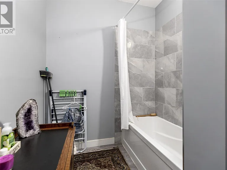 515 Albert St E #1 — Photo 12